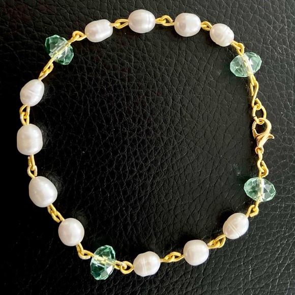Freshwater pearls non tarnish with green crystals bracelet - handmade - Picture 4 of 4